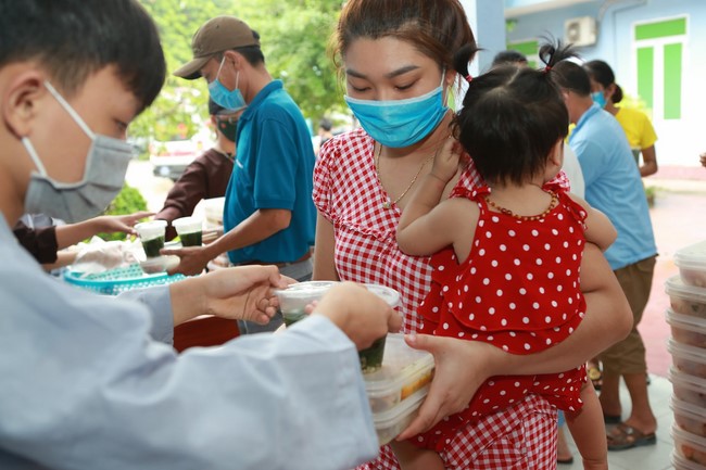 Charity of  Dong Cao pagoda